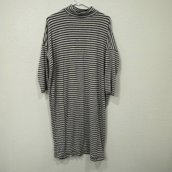 Lou & Grey Dresses & Skirts - Lou & Grey Striped Mock Neck Long Sleeve Midi Dress XS Casual Comfort